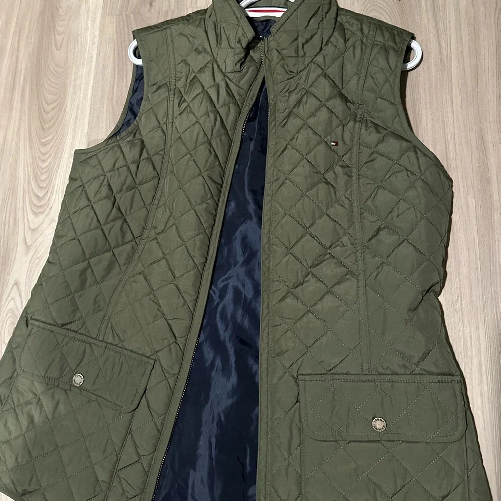 Tommy Hilfiger Vest - Picture 5 of 5
